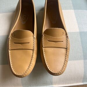 Tod's Tan Leather Loafers